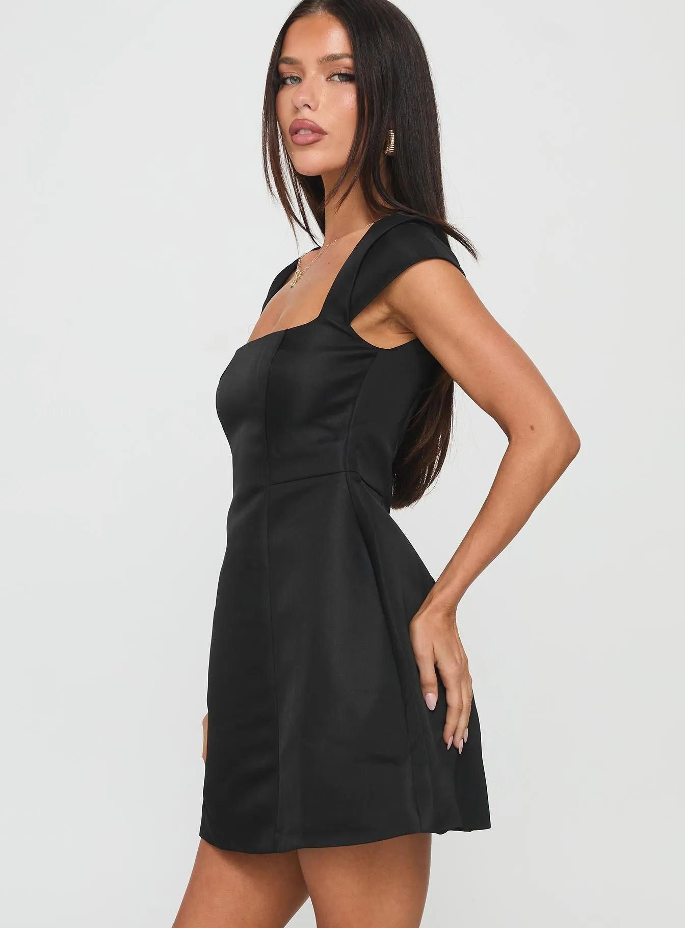 Casual chic style Mariza Mini Dress Black