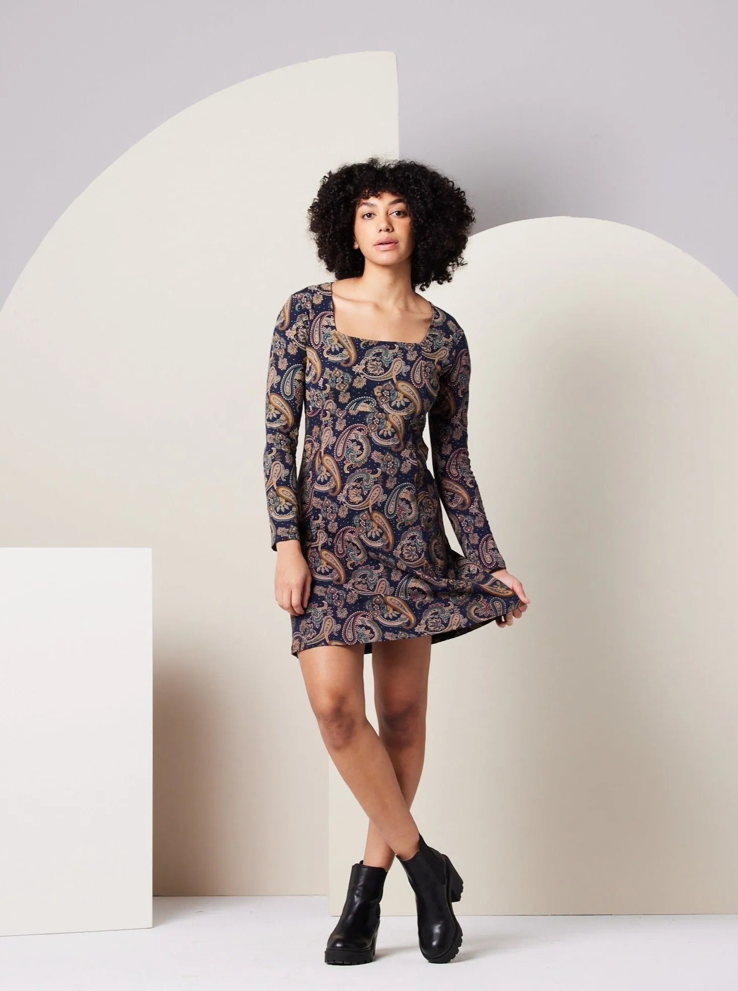 Glam Night KnotFree Tailoring Sonnet Dress - Dark Blue Paisley