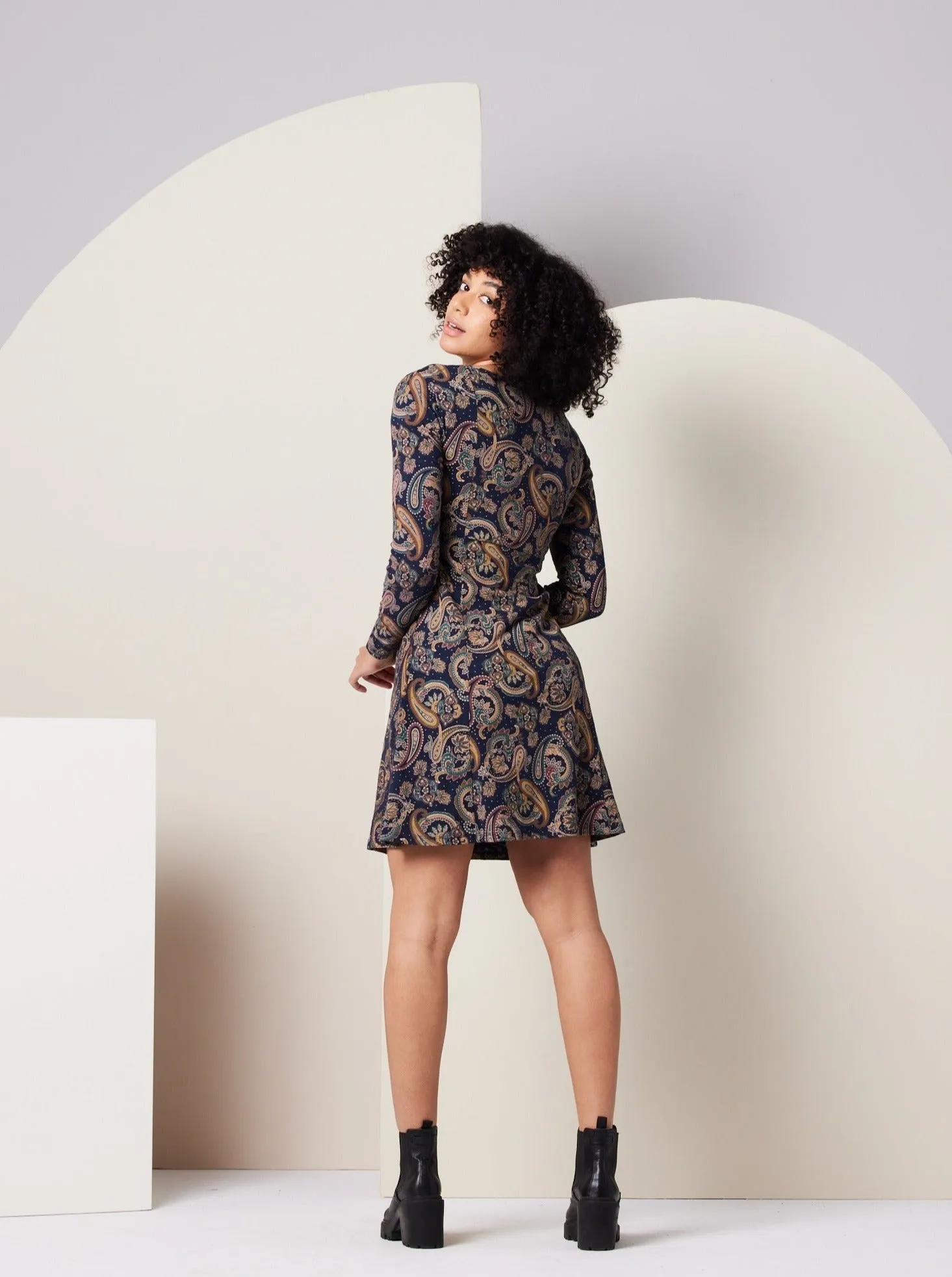 ConvertibleStyle Carnival Look Sonnet Dress - Dark Blue Paisley