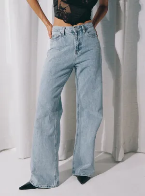 Sharp Silhouette High Quality Eco Friendly Maple Flare Jean Light Wash Denim
