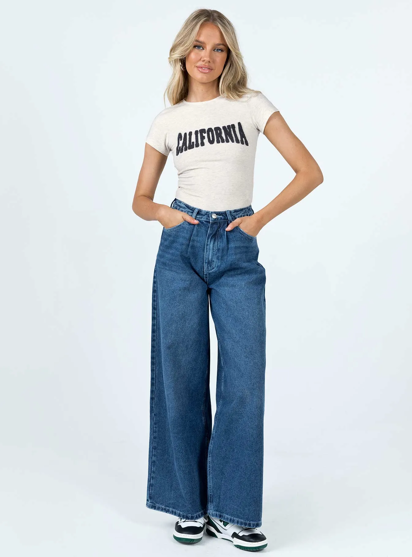 Date night AntiStaticFinish Destination California Tee Grey