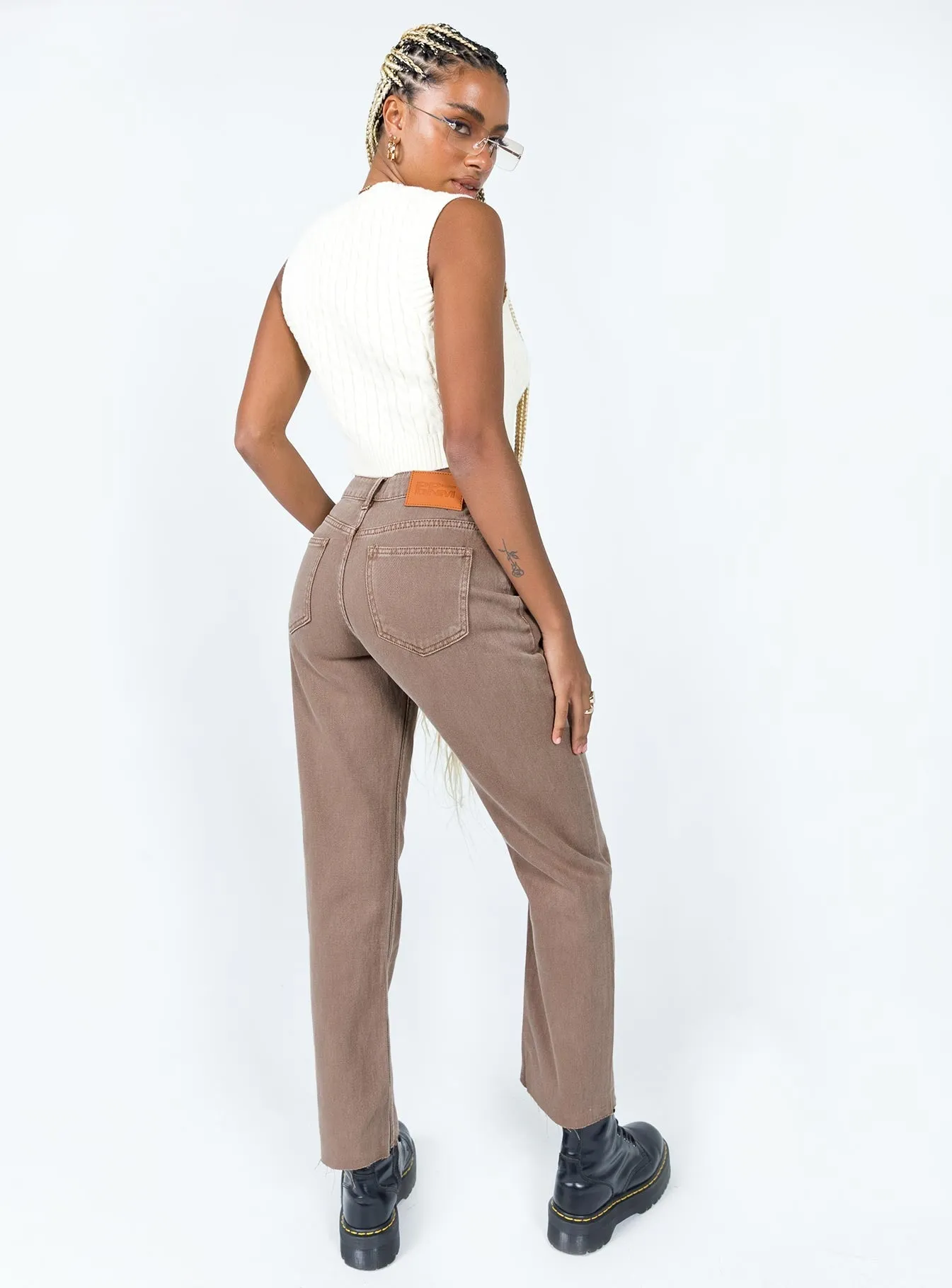 Eda Straight Leg Jean Brown light feel Festival Outfit Date Night Professional Wear