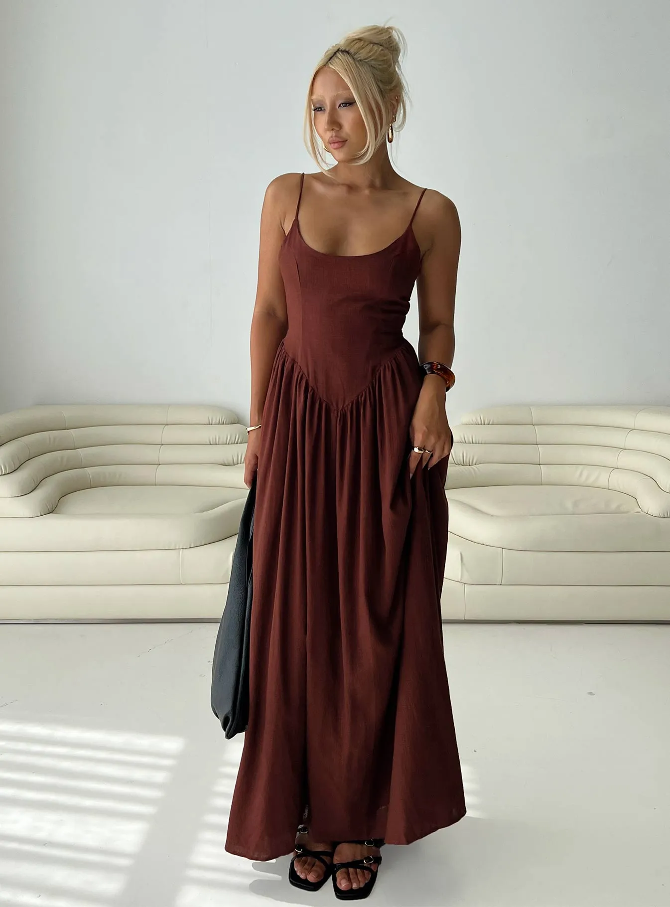 Minimal Line Palisades Tie Up Maxi Dress Brown