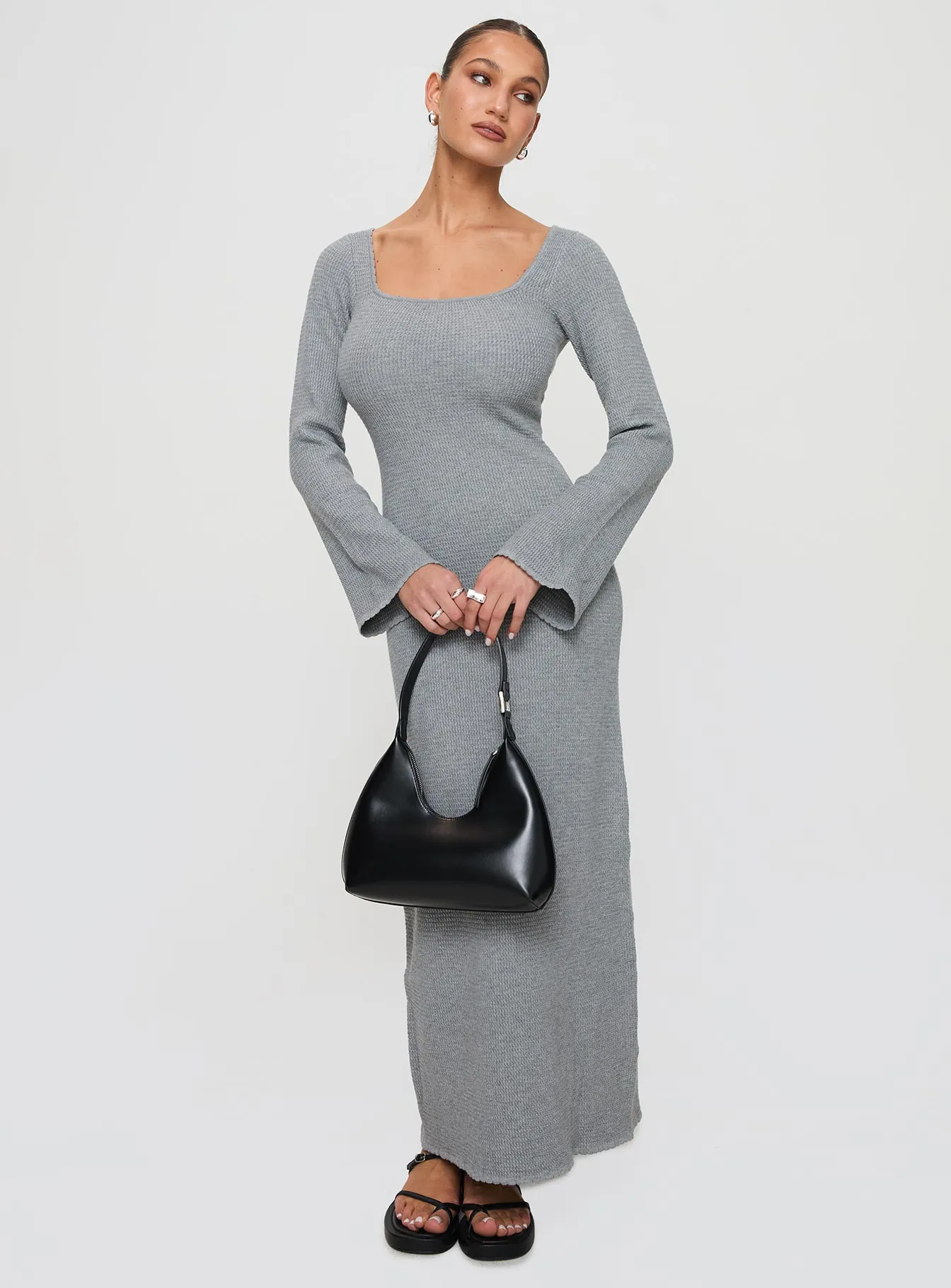 Belt Tie The timeless style of this dress ensures that it will remain a staple in your wardrobe for years to come Kattan Long Sleeve Maxi Dress Grey