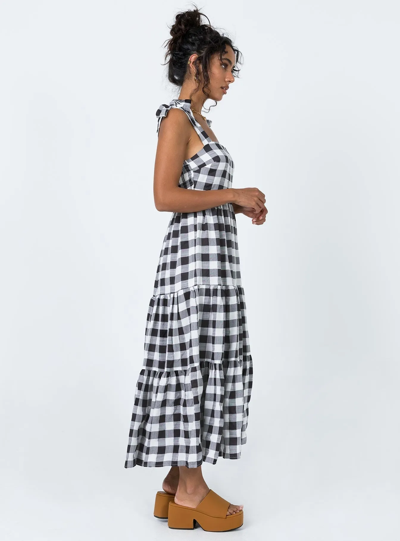The long length of this dress provides ample coverage while remaining stylish Rae Maxi Dress Black