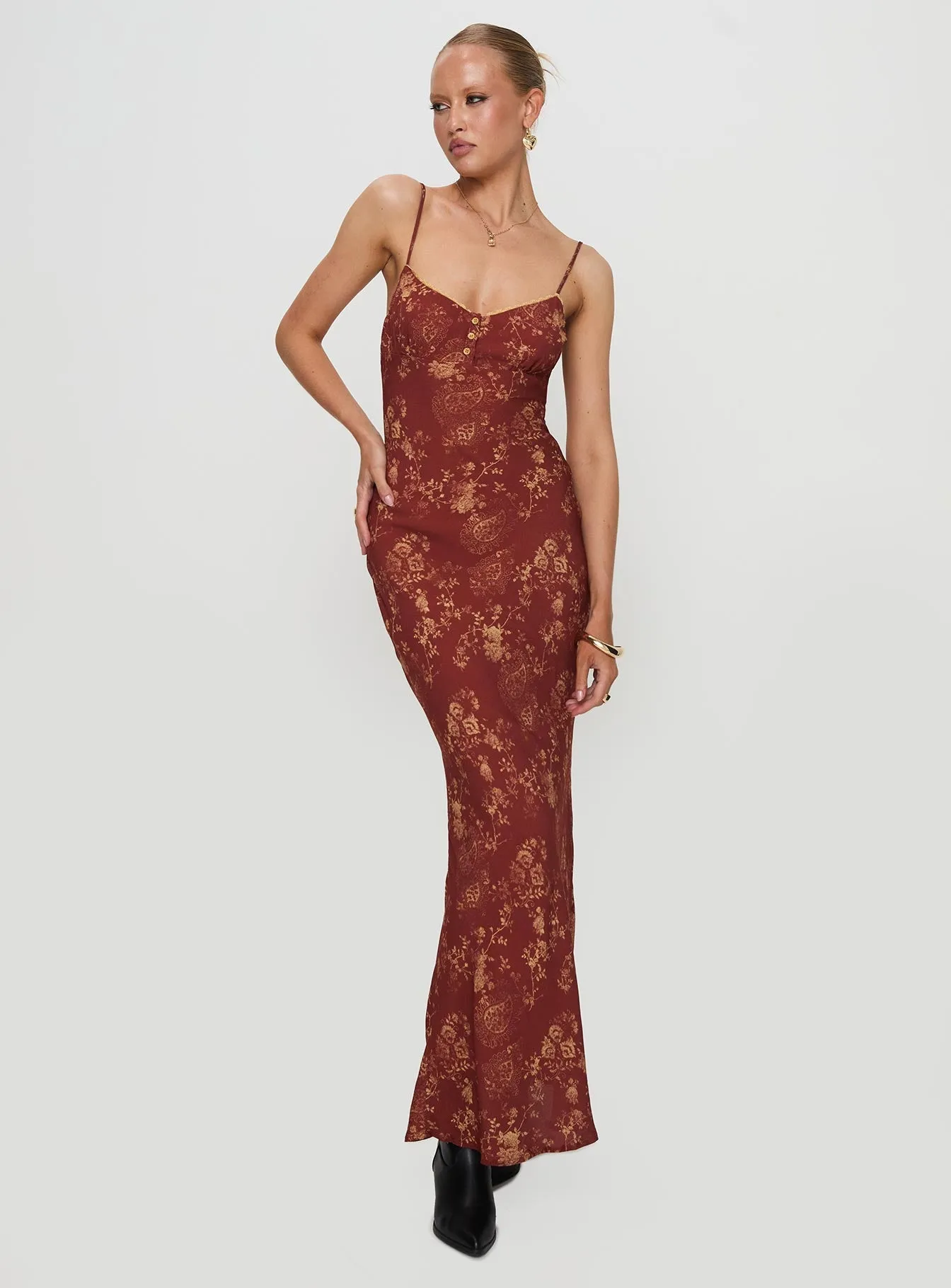 Tulip Glow The easy-to-wear design of this maxi dress ensures that you can style it effortlessly Bombay Bias Maxi Dress Rust