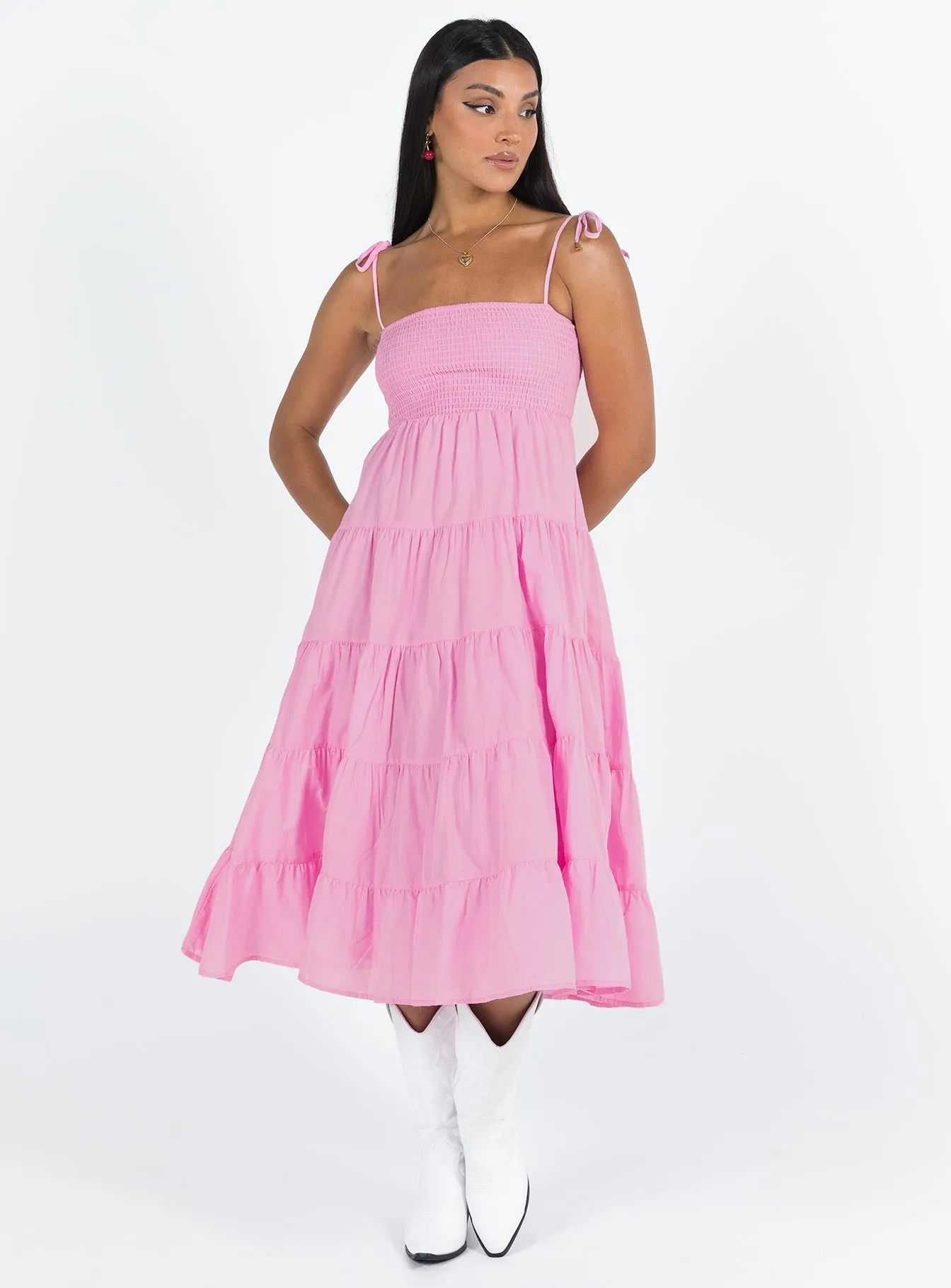 The soft fabric of this maxi dress provides a luxurious feel while remaining comfortable Macer Maxi Dress Pink