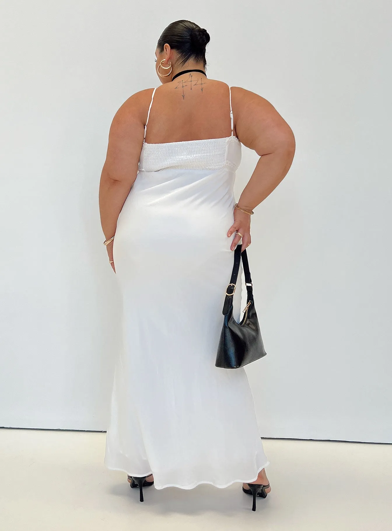 The timeless style of this dress ensures that it will remain a staple in your wardrobe for years to come Emily Maxi Dress White Curve