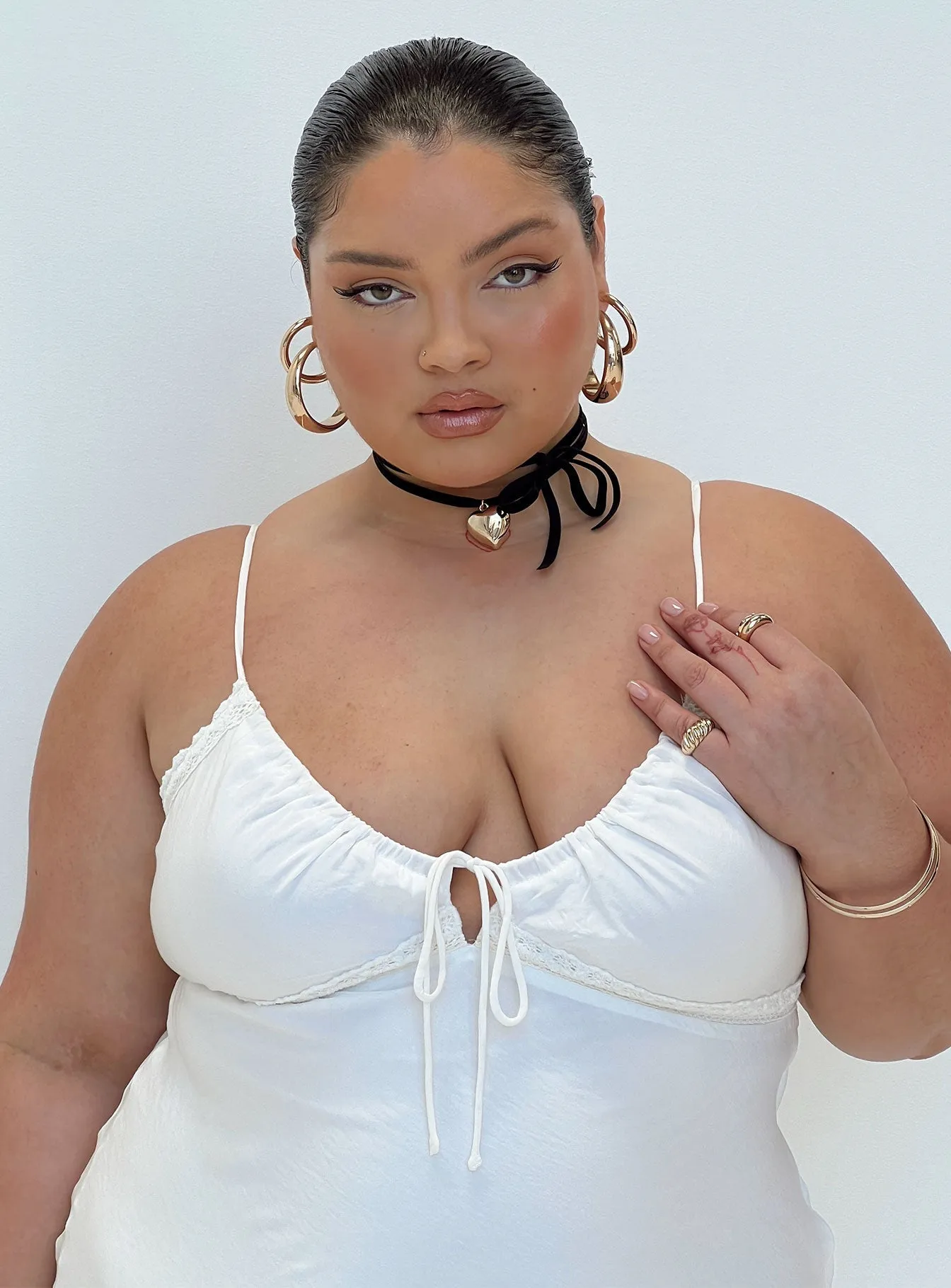 Emily Maxi Dress White Curve The long length of this dress creates a graceful appearance that is perfect for any occasion Cold Cozy