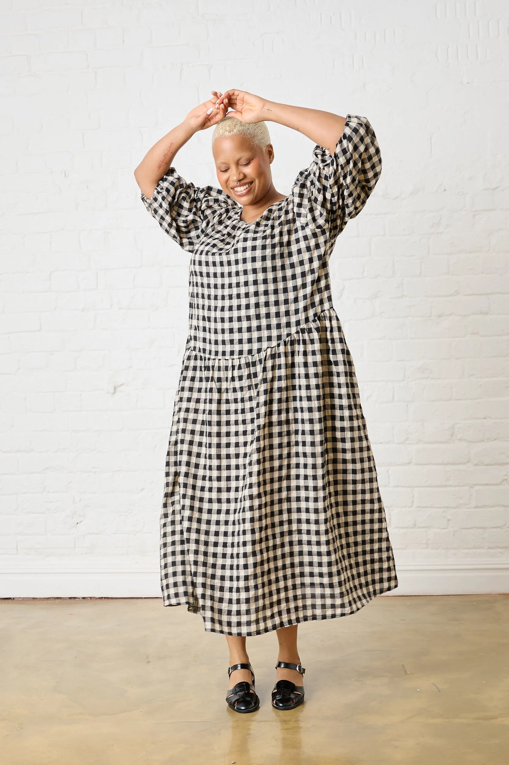 AbrasionResistant Fabric SweatAbsorbingTexture Black Gingham Bow Dress