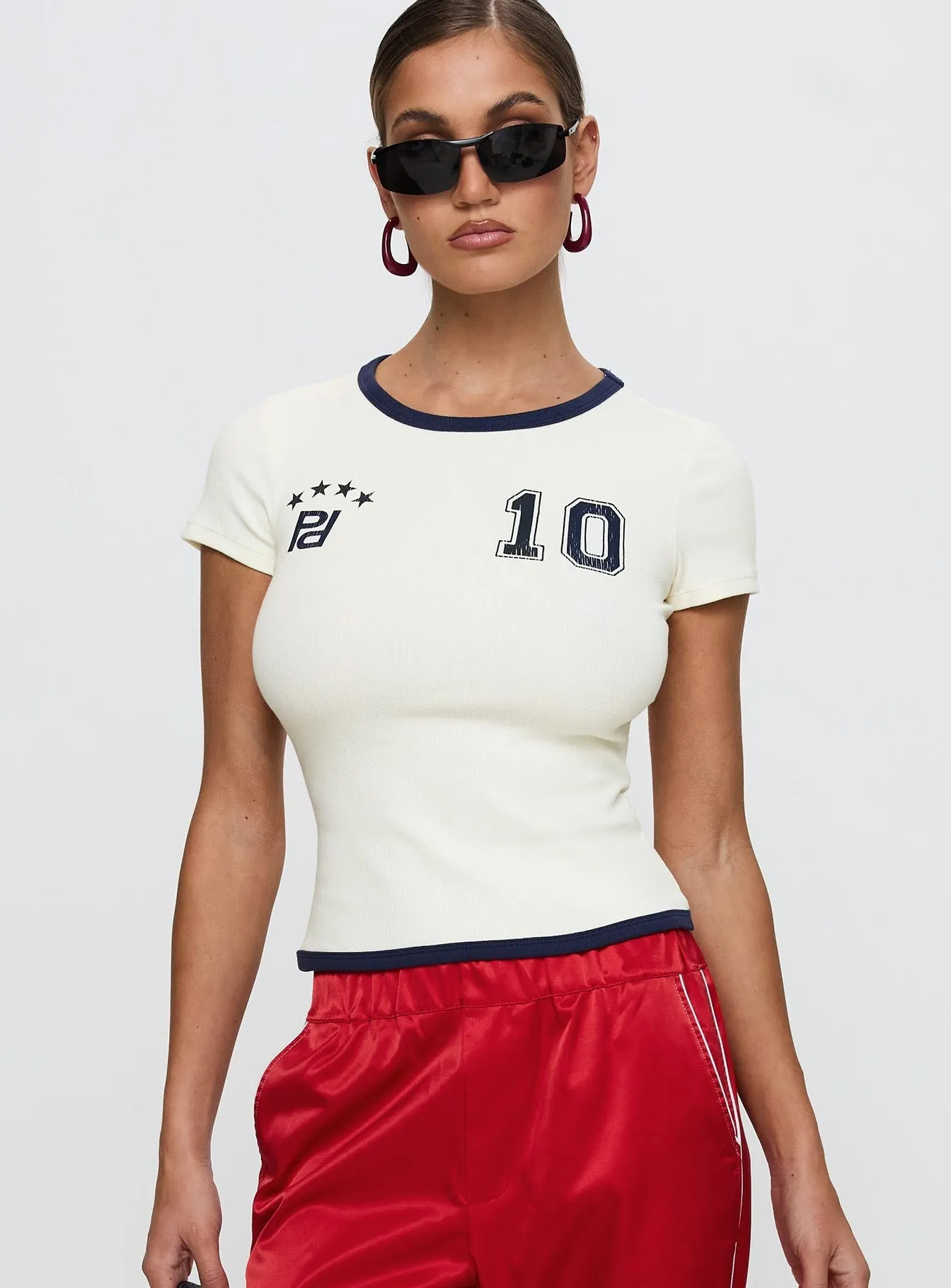Track Record Graphic Top Cream Casual Chic Versatile Fashion