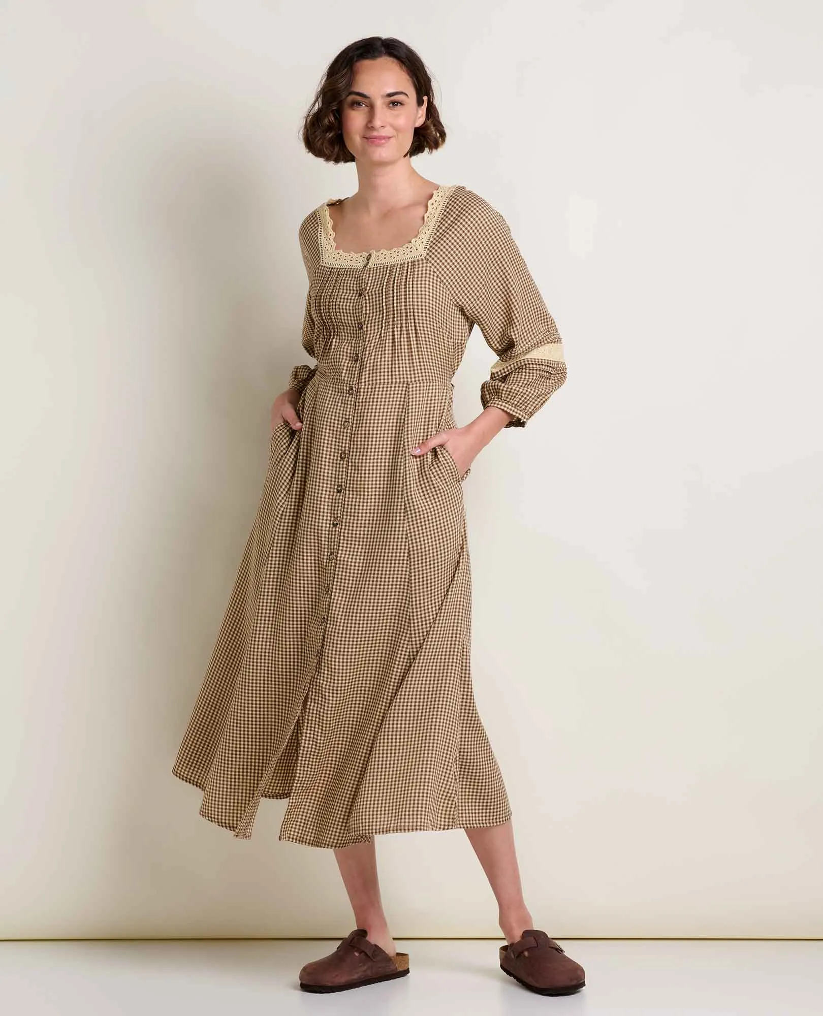 Queen Glow Travel Core Manzana Square Neck Dress