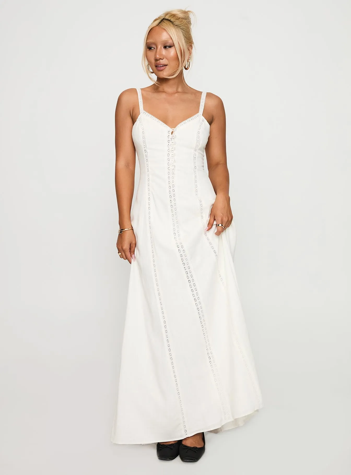 dreamy vibe Mercie Maxi Dress White