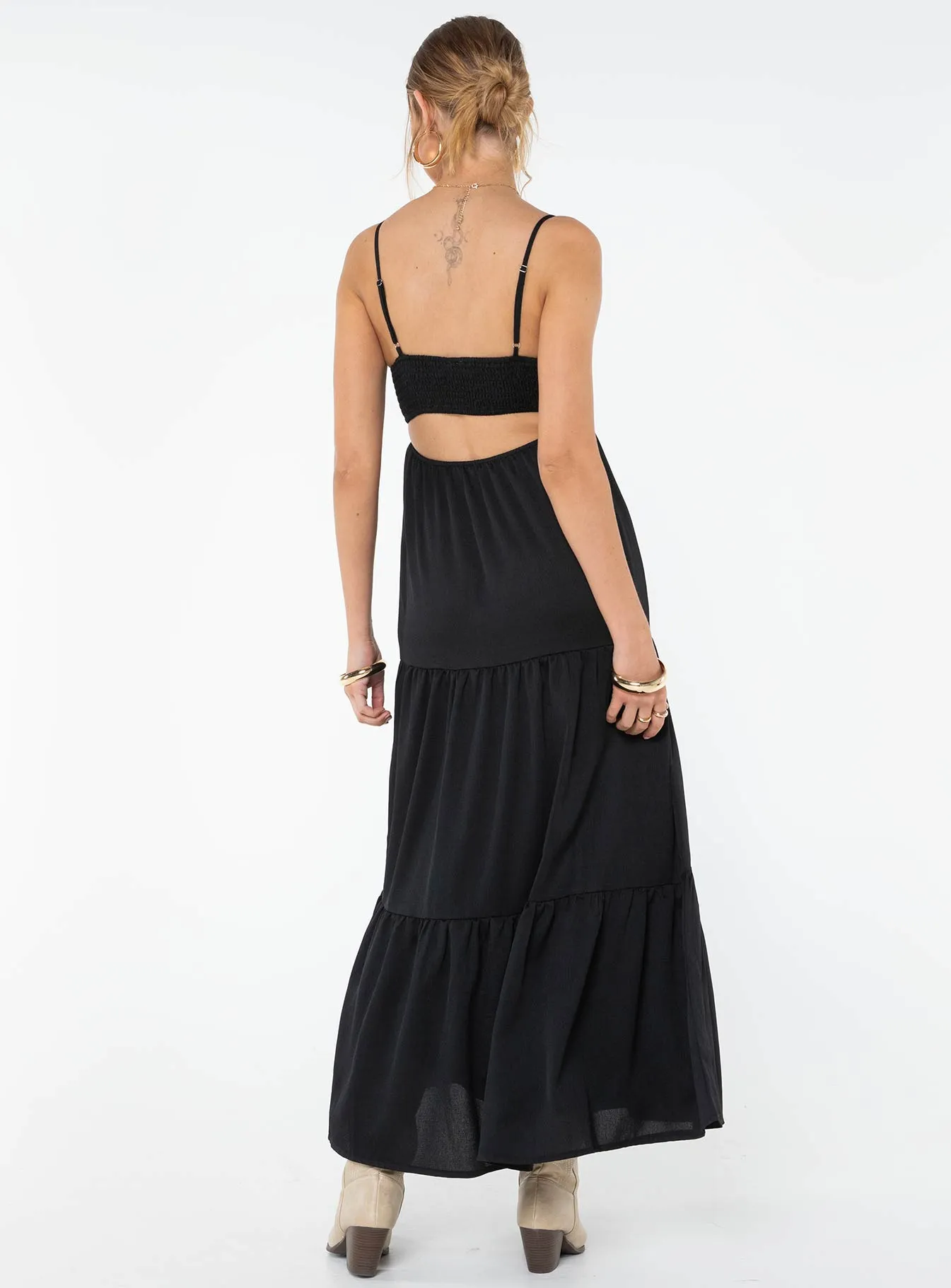 Emerald Shine The simple yet stylish design of this maxi dress makes it an ideal choice for any occasion Dunster Maxi Dress Black