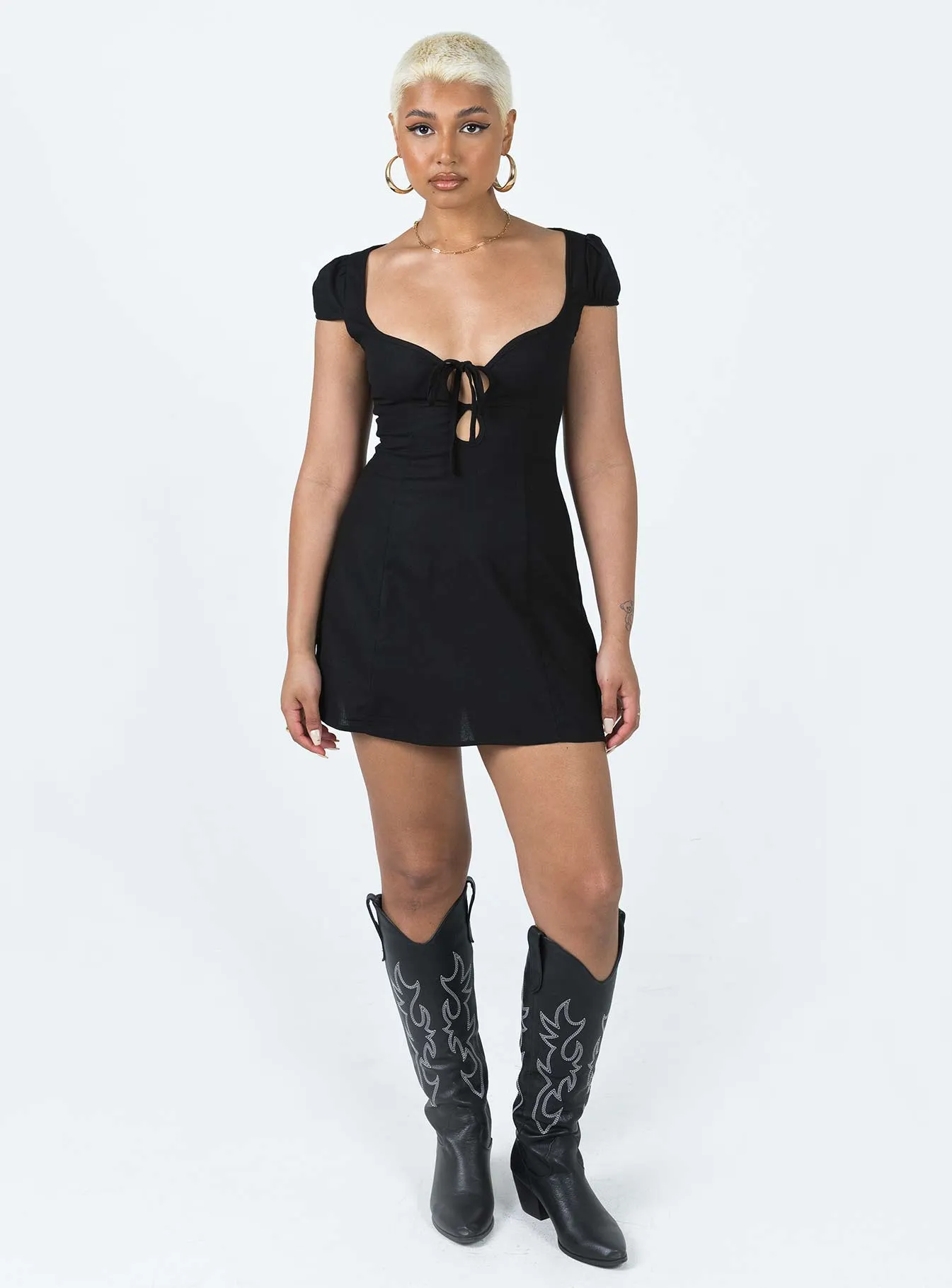 Fun casual mini Alora Mini Dress Black