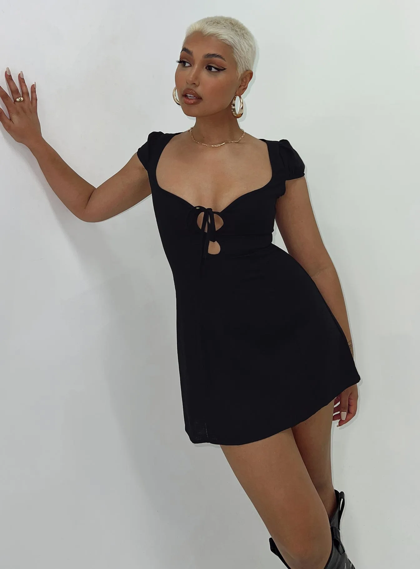 Alora Mini Dress Black Comfortable fit mini Relaxed Chic Look