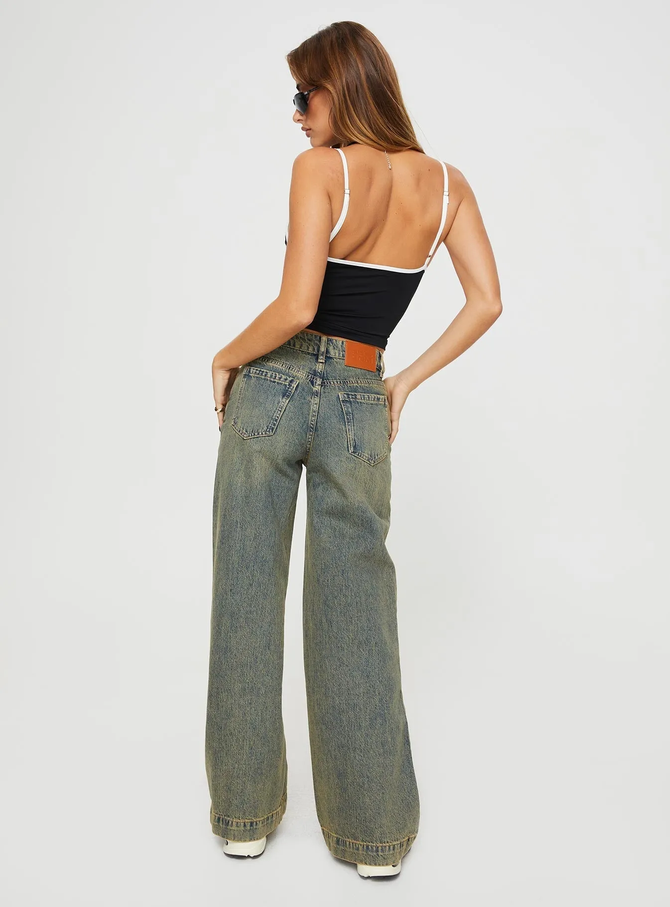 Daily Outfit Tap In Mid Rise Jeans Tea Wash