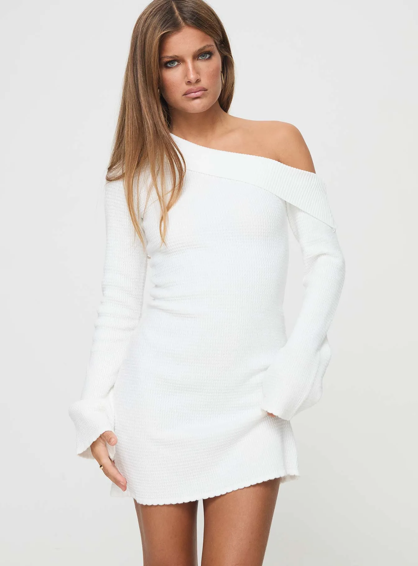 Holveck Off The Shoulder Mini Dress White Simple Vibe Girls Night