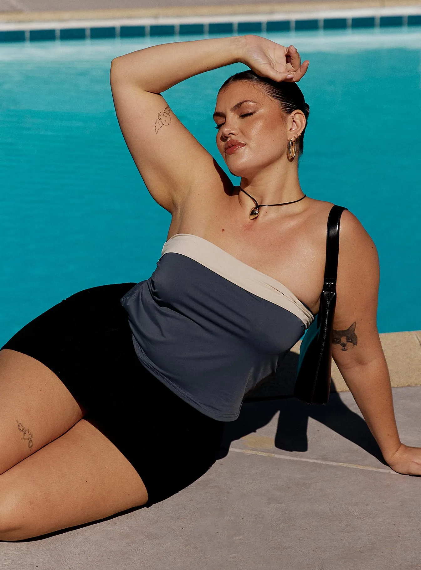 Miko Tube Top Slate Curve DoubleStitched Construction High Durability Material