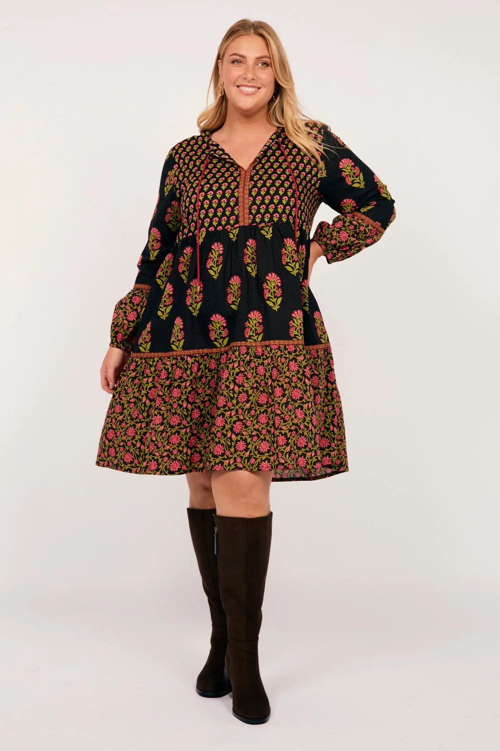 Stone Glow Thermal Insulation Scout Tiered Dress in Kashmir