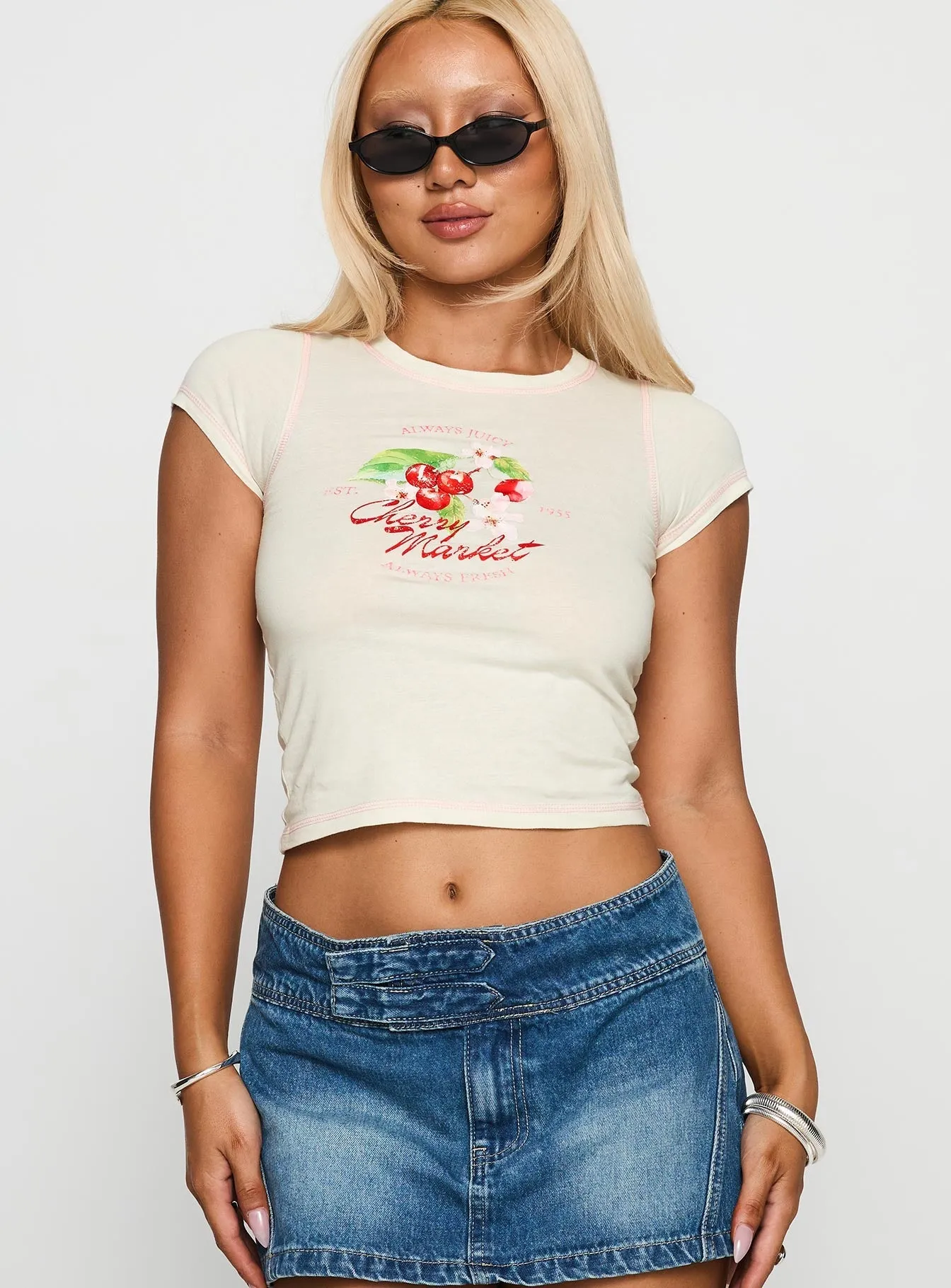Recycled Material Cherry Market Top White