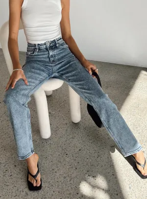Calabasas Straight Leg Jeans Denim Light Fabric