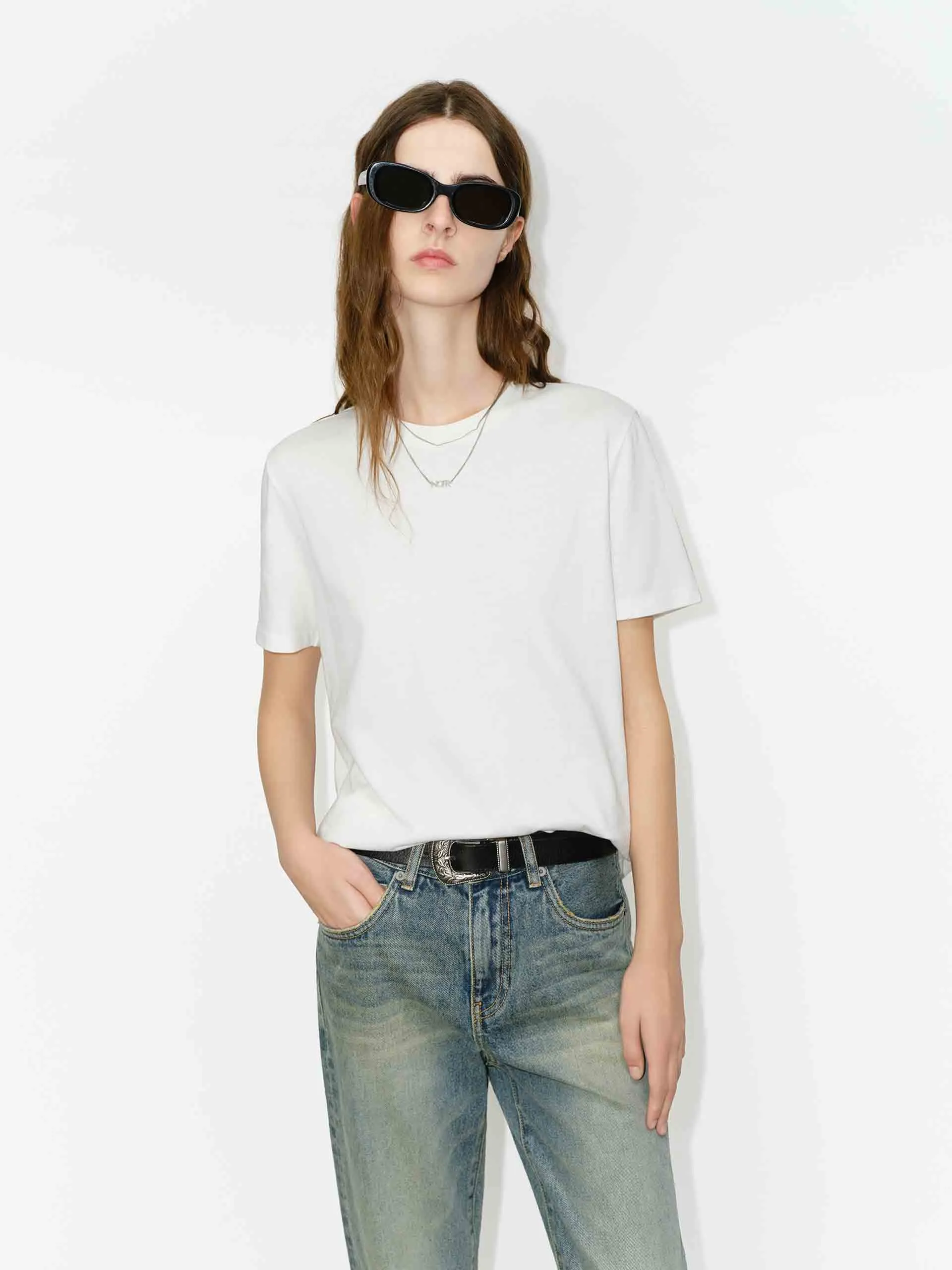 Minimalist Stitching Soft and Light Wear Back Letter Basic T-shirt