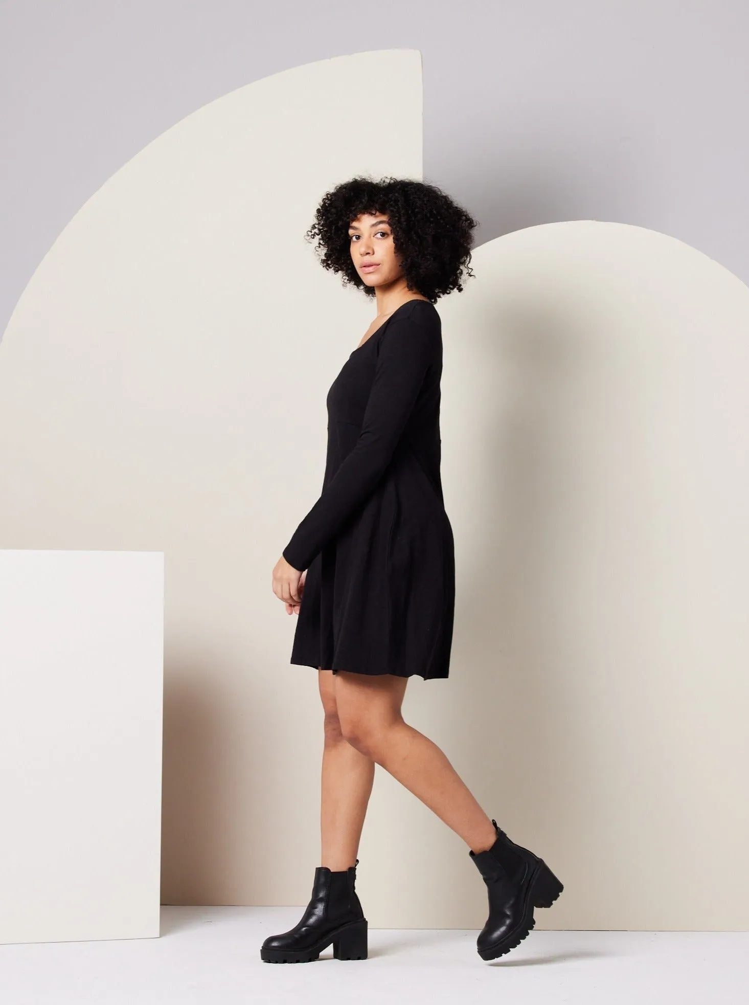 Sonnet Dress - Black AntiPilling Technology Beach Fit