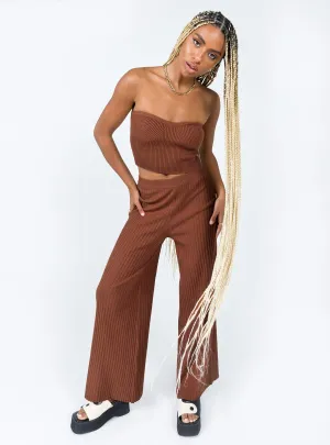 Kylie Set Brown Durable Blend Fade Resistant Treatment