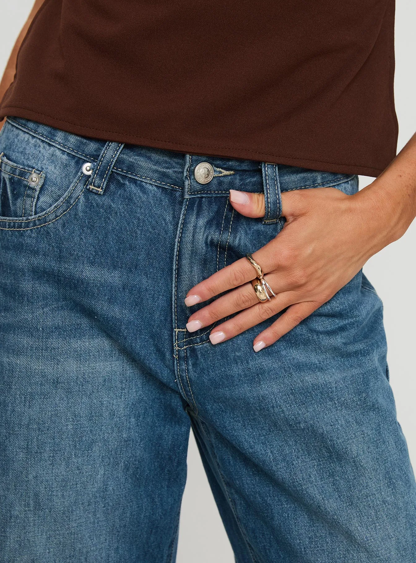 Minimalist Adult Fashion Layer Staple Colemane Mid Rise Denim Jeans Mid Blue