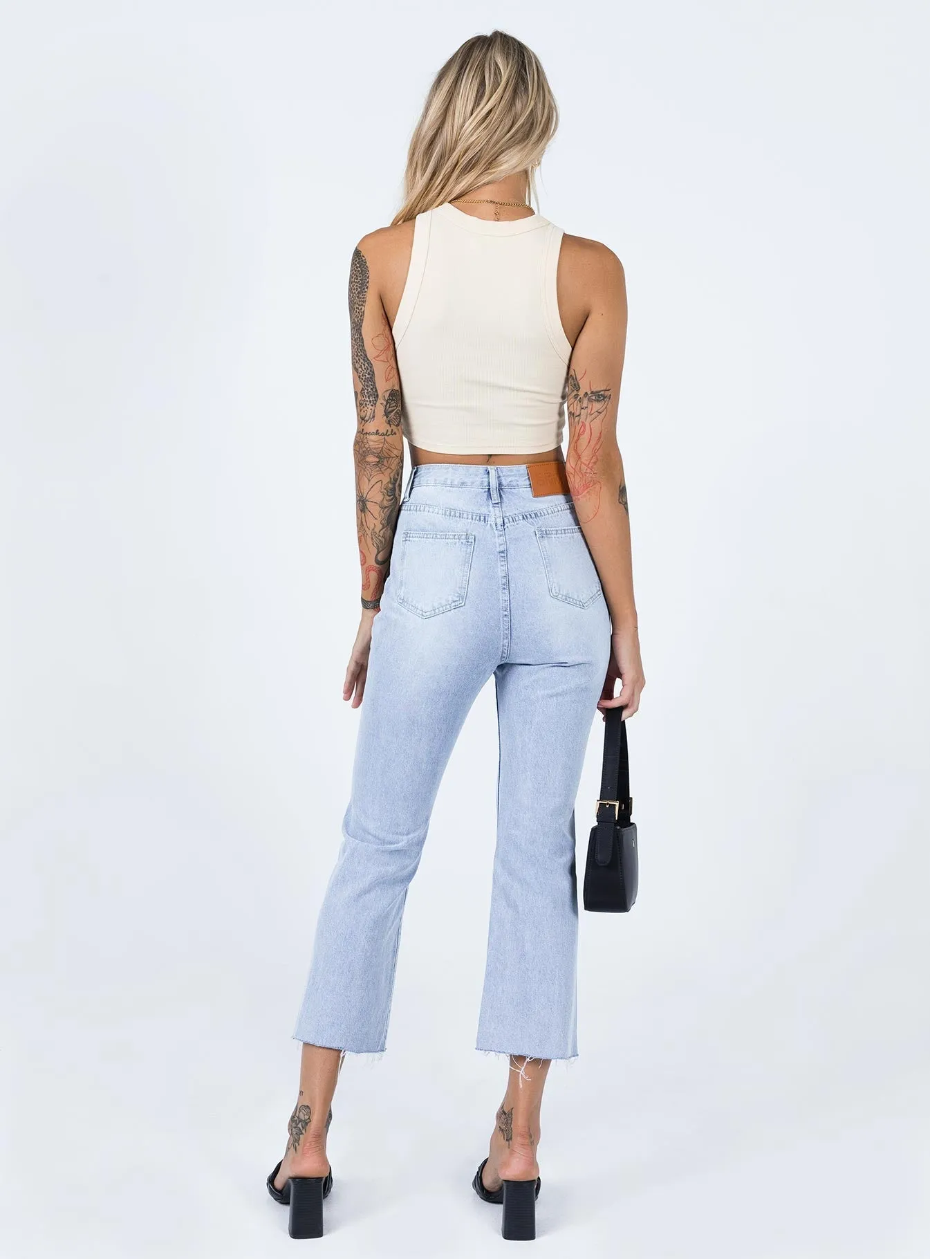Trend Setter Sunny Vibes Travel Light Angela Cropped Jeans Light Wash Denim