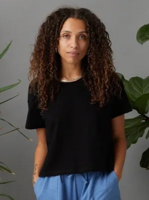 SplitHemDesign SheerLayeredPanels Women's Easy Crop Tee - Black