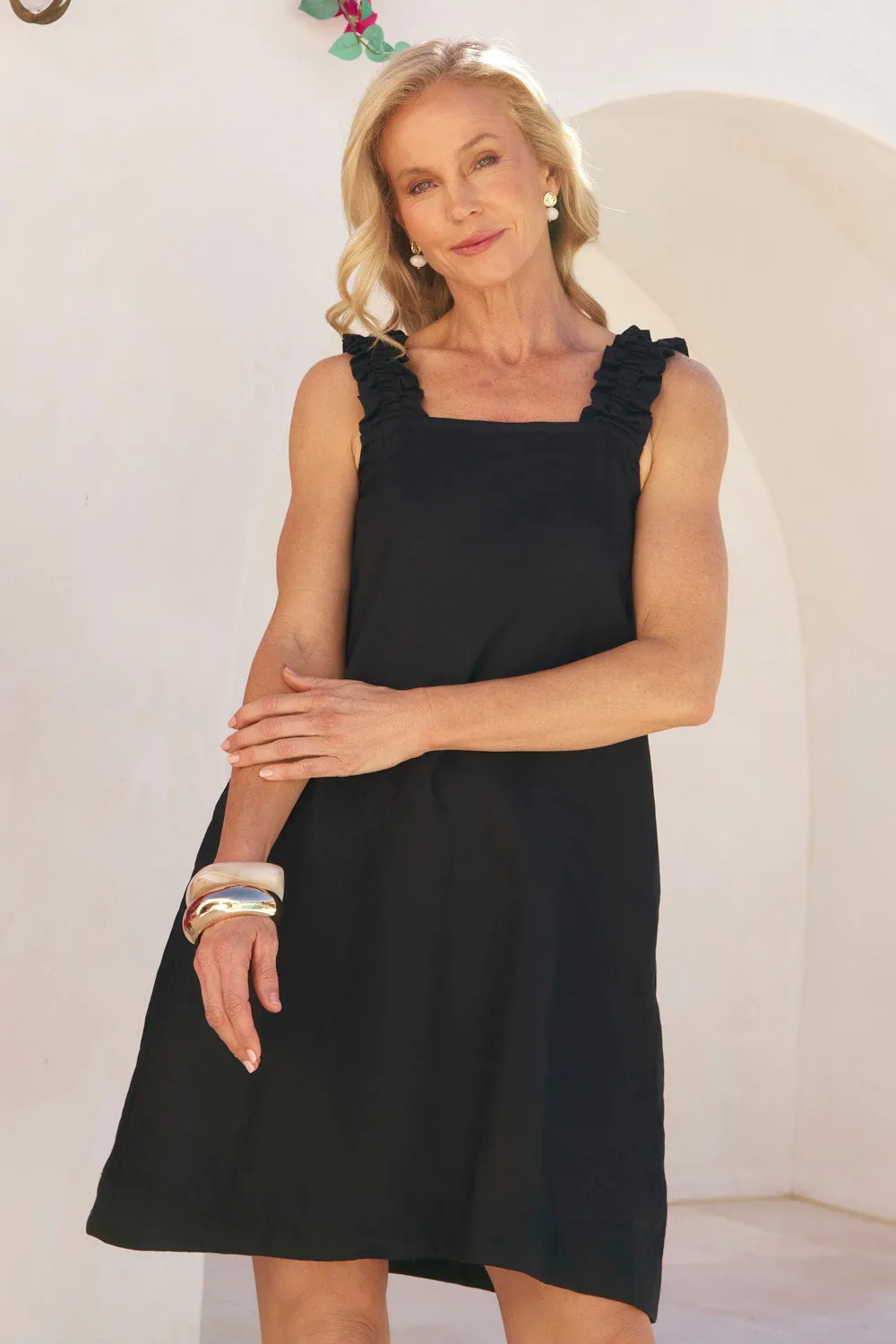 DurableSeams CompressionEnhanced Claire Short Linen Dress in Black