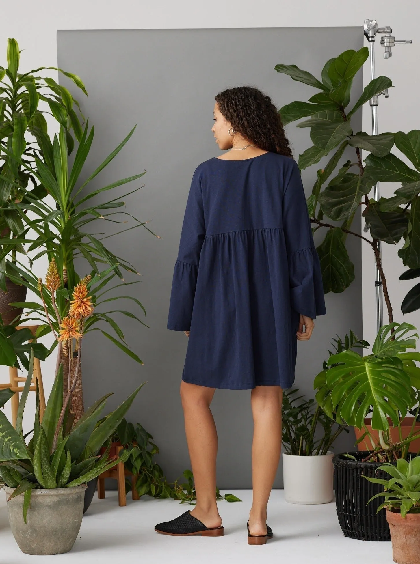 Miller Dress - Dark Blue Model Edge