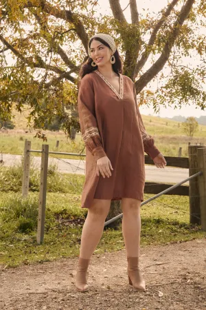 Diamond Soul Kora Long Sleeve Linen Dress in Rum Caramel