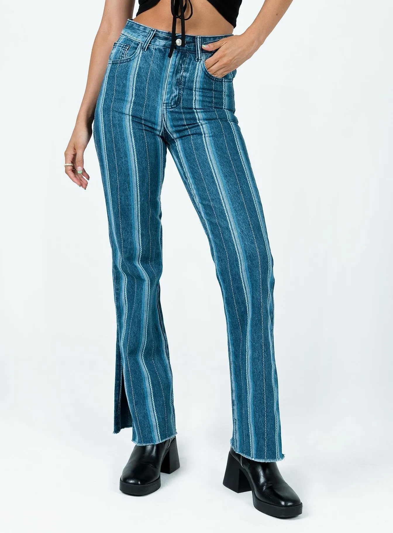 Albanie Denim Jeans Urban Uniform Easywear Style