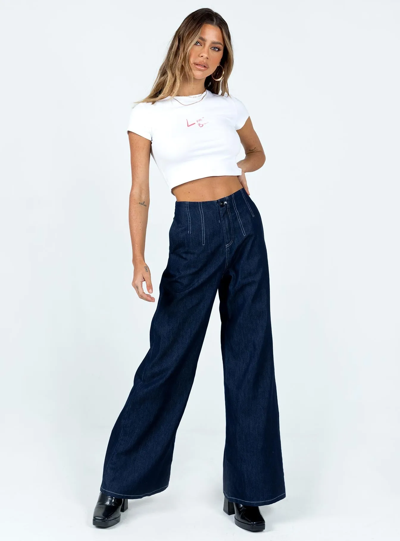 Misty Wide Leg Jeans Denim Elegant Travel Outfit Minimalist Style Minimalist Rainy Day Vintage Lover