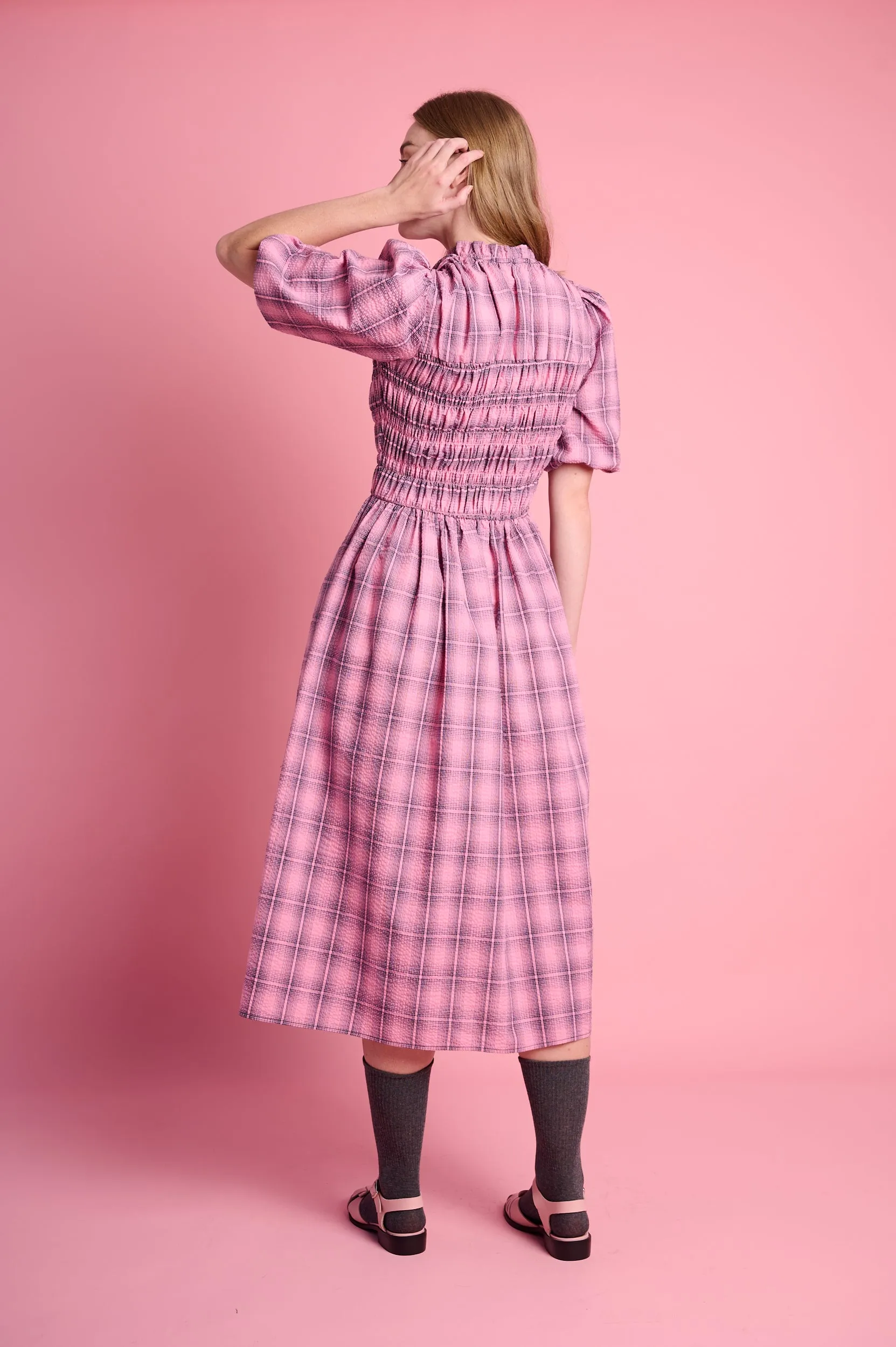 Shirring Cotton Dress in Pink Check Flexible Hemline
