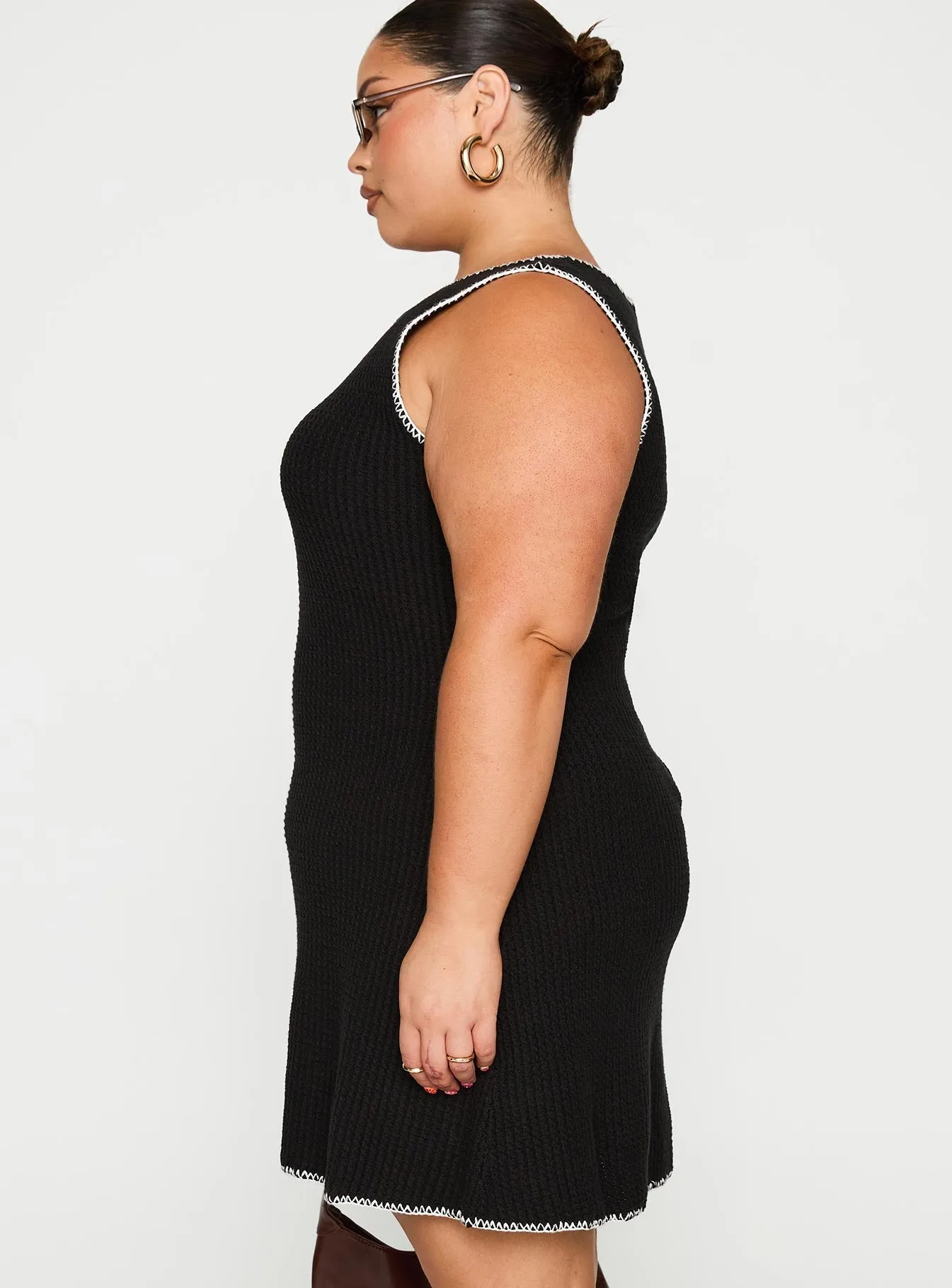 Floral Design Wear Carlisha Knit Mini Dress Black / White Curve