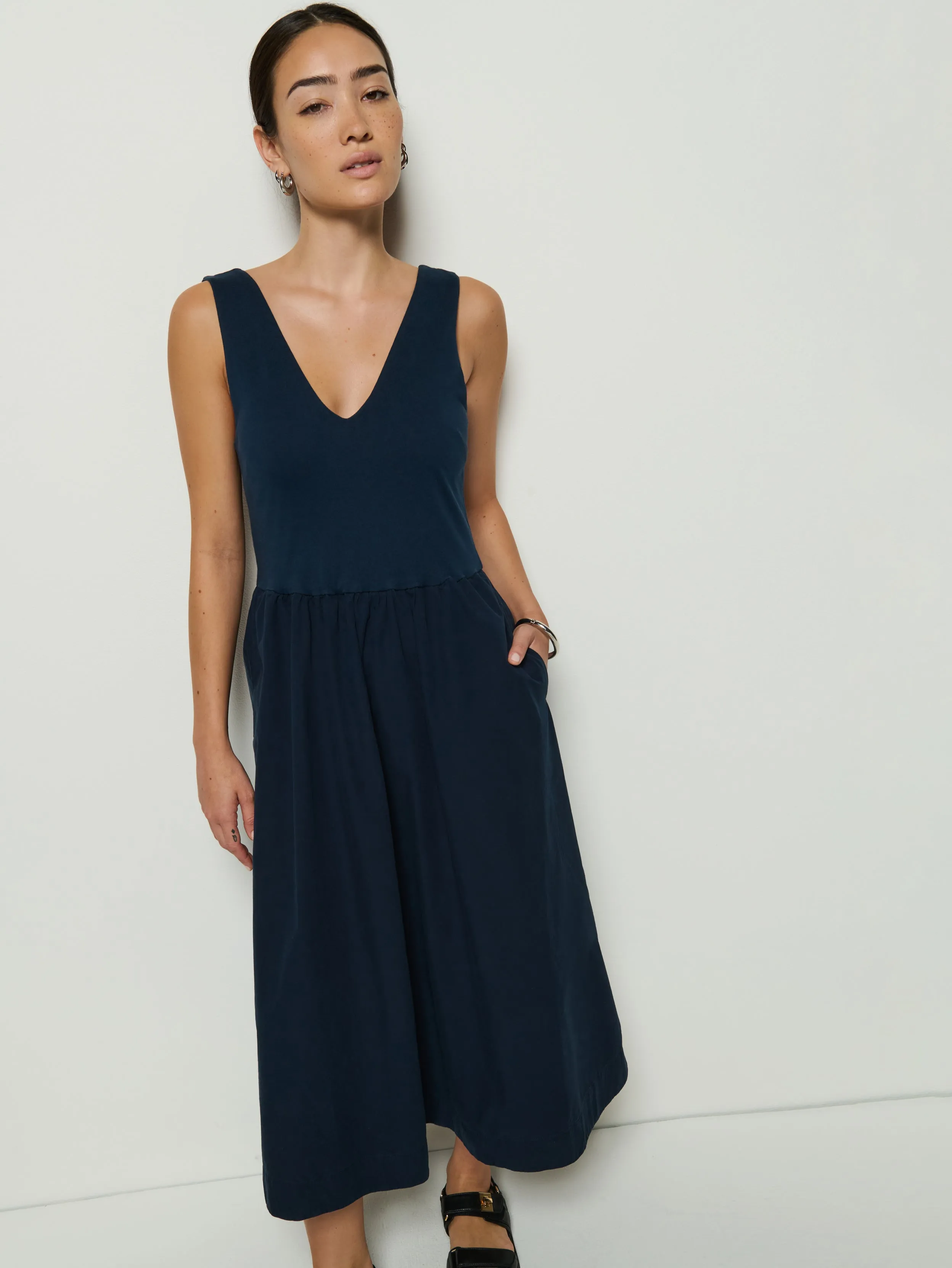 british retro Daria V-Neck Midi