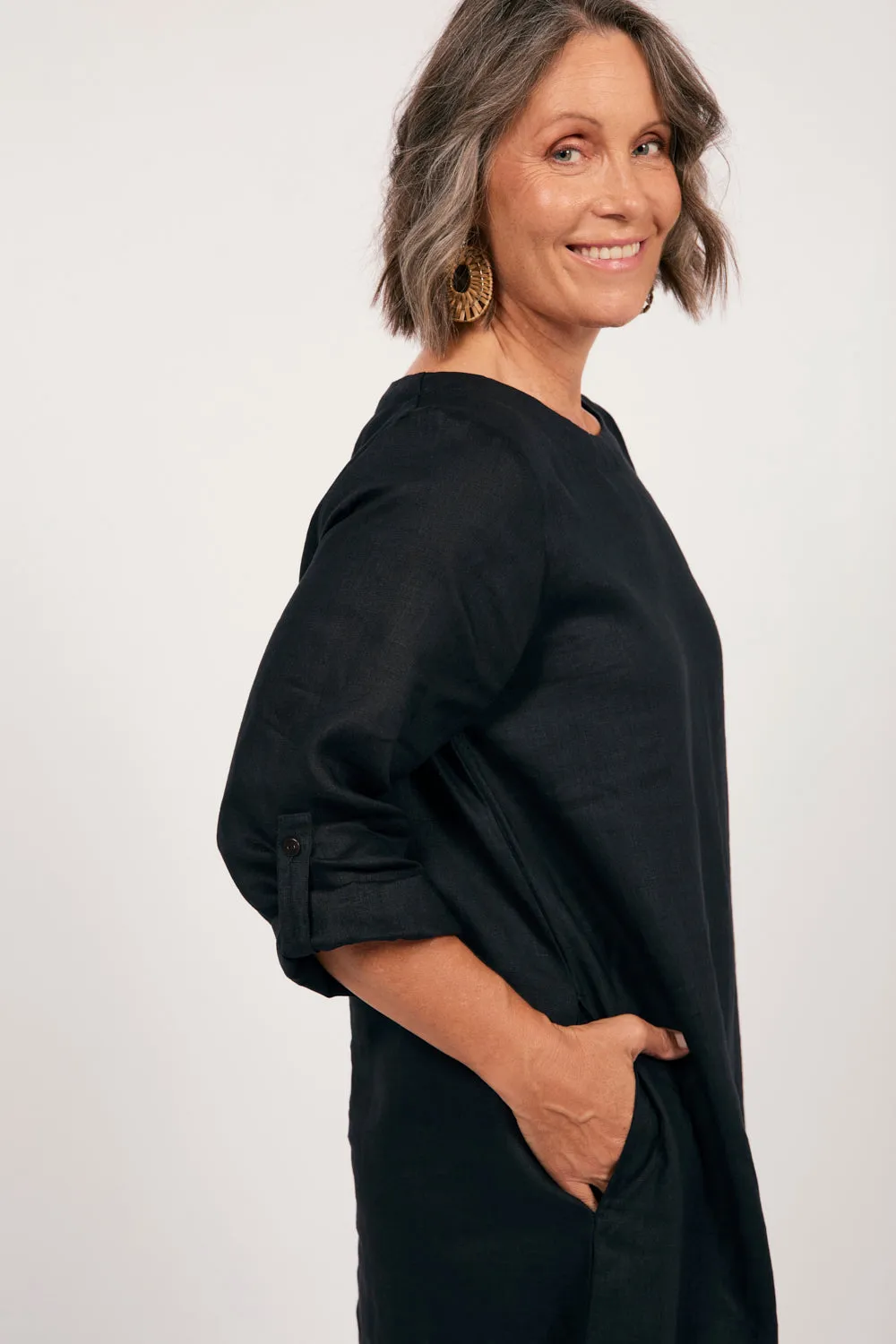 Stylish springtime wear Jarla Linen Midi Dress in Black