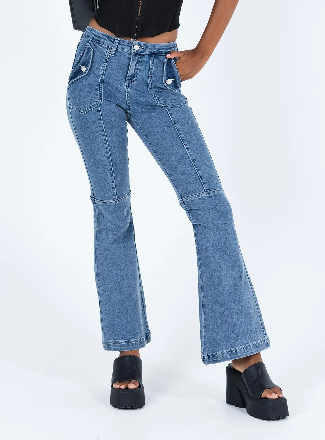 Formont Jeans Mid Wash Denim Calm Aesthetic