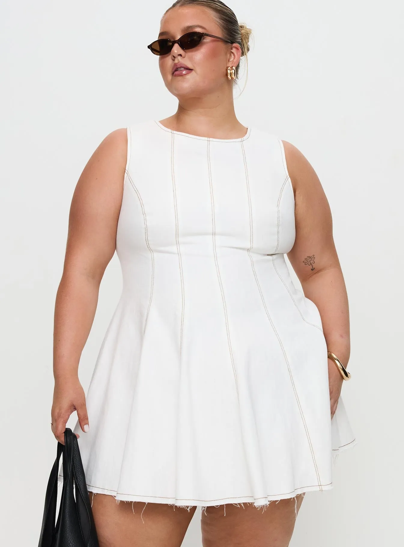Composure Pleat Mini Dress White Curve Flash Vibe