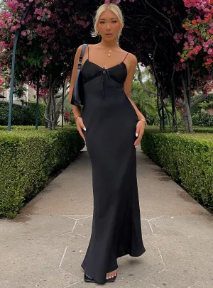 Emily Maxi Dress Black The flowing nature of this dress provides a relaxed fit while still looking elegant Sun Kiss