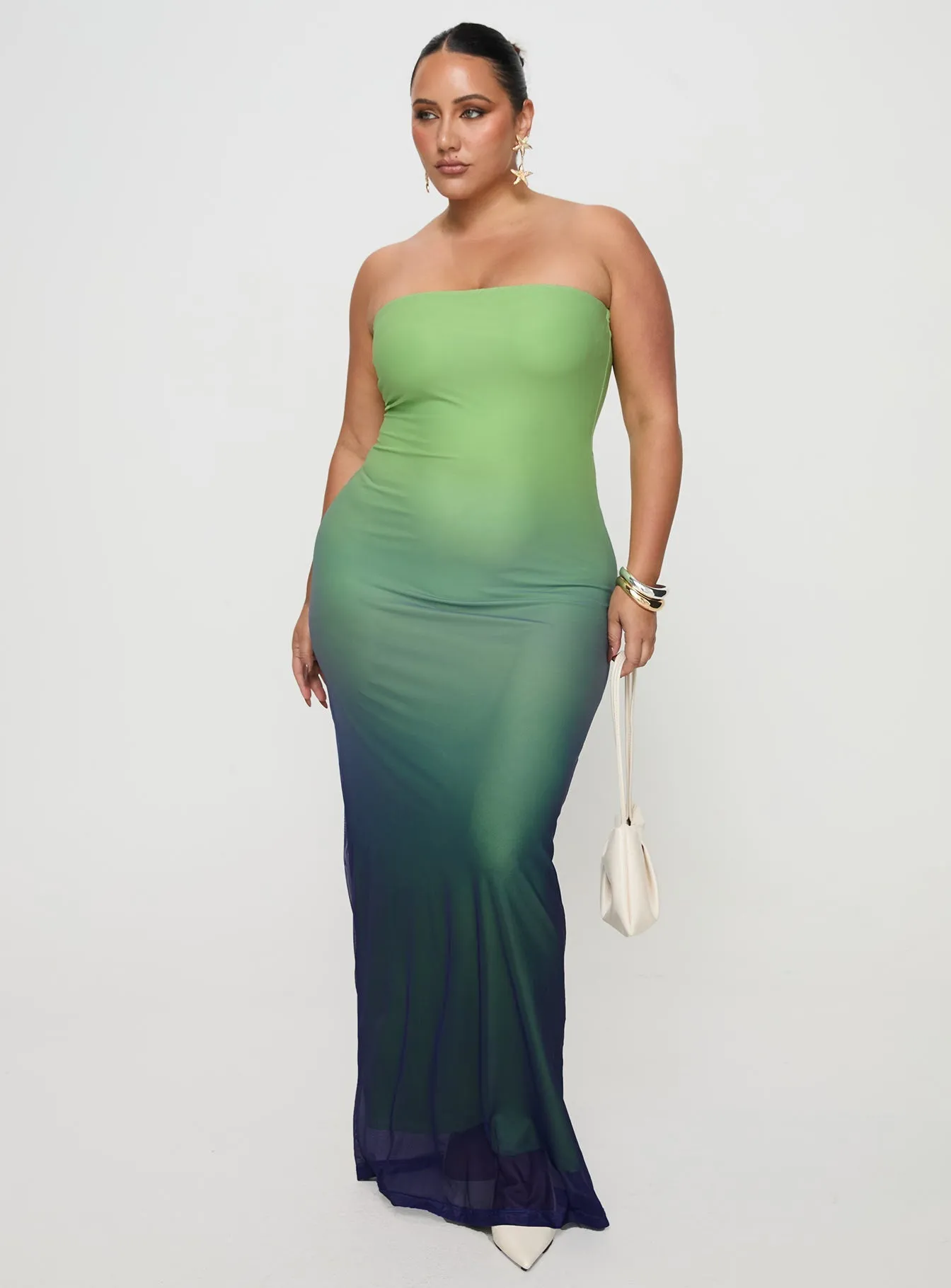With its relaxed fit this dress is perfect for both casual and formal settings Stolen Love Strapless Maxi Dress Blue / Green Ombre Curve