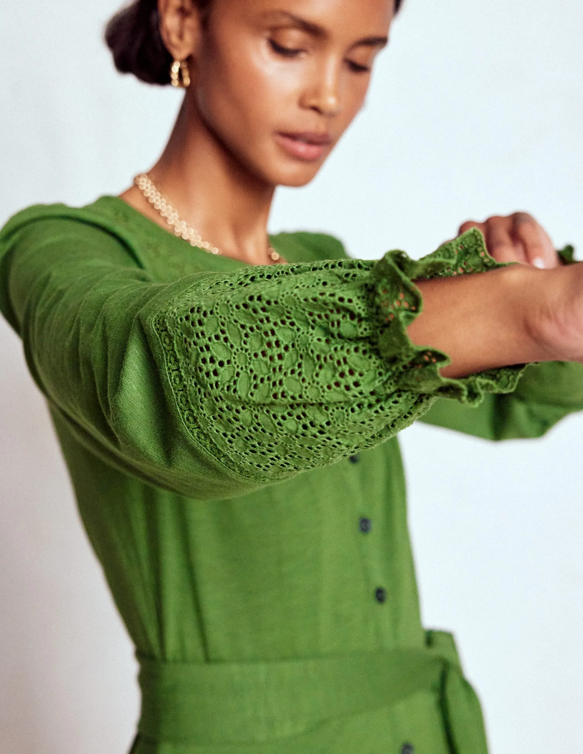 Modern Fashion Casual Yet Chic Pippa Broderie Jersey Dress-Promenade Green