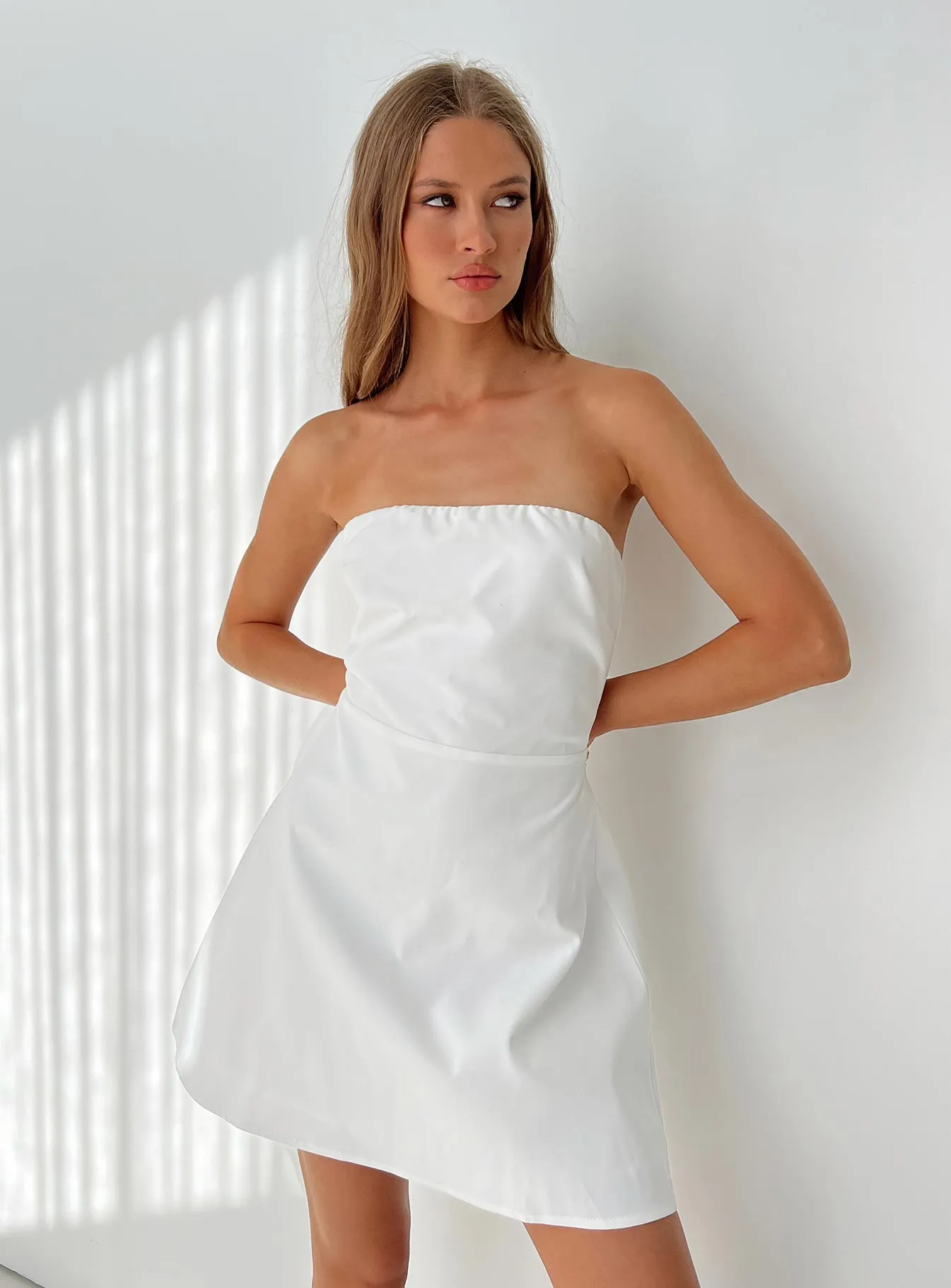 Ostro Strapless Mini Dress White Casual Glam