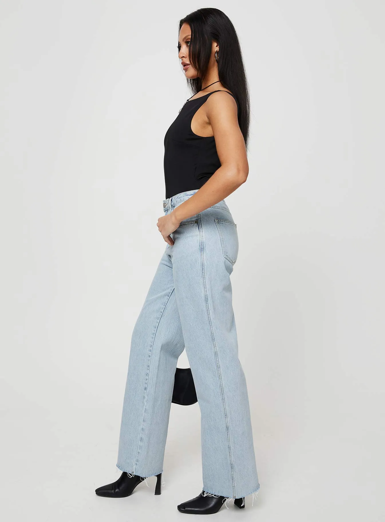 Wear It All Versatile Weekend Style Arlington Straight Leg Denim Jeans Light Wash Tall
