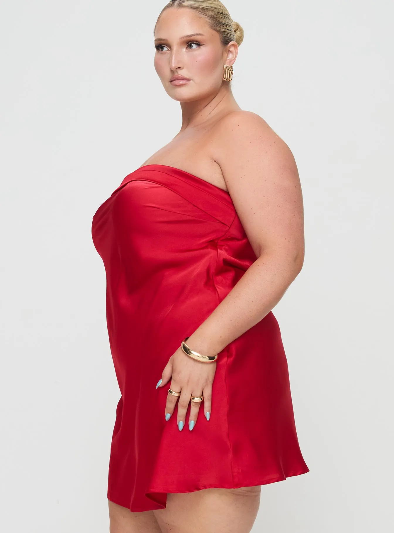 Day-to-evening versatile mini Phillipa Mini Dress Red Curve
