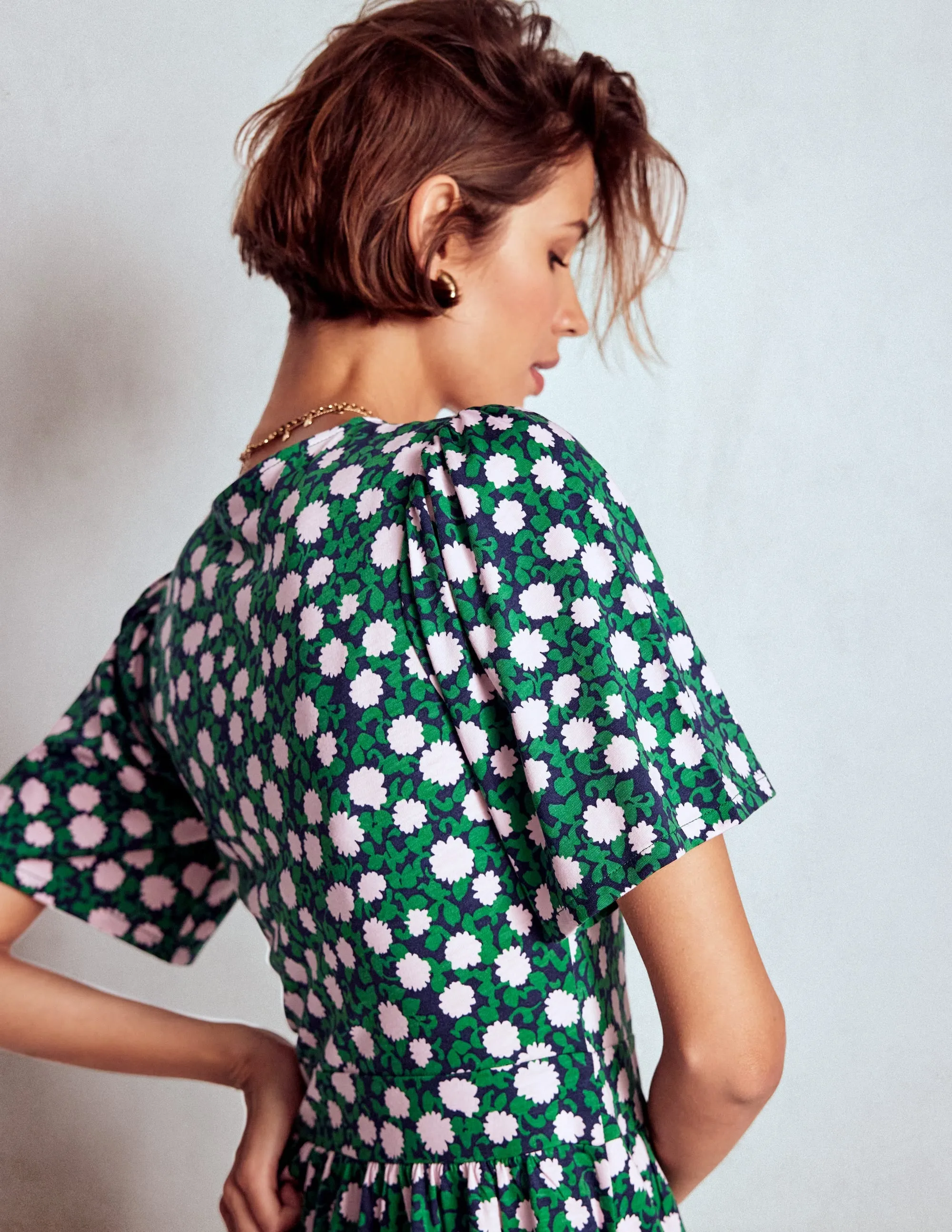 Louisa Jersey Midi Dress-Rich Emerald, Floweret Vine Breezy and lightweight midi